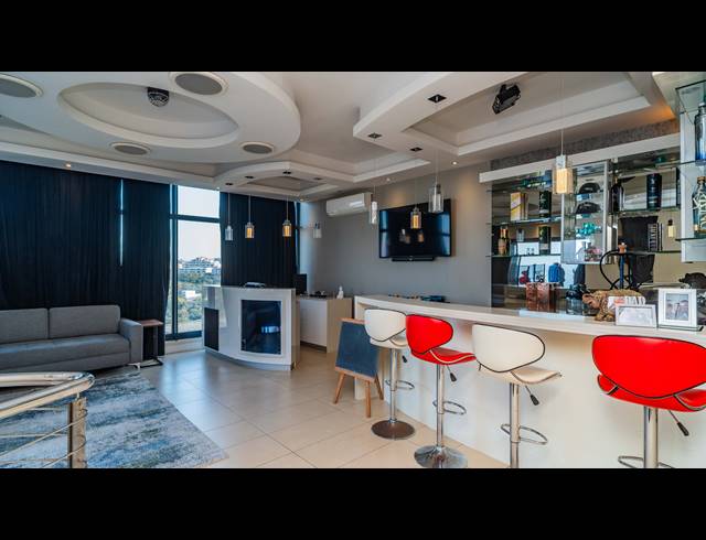 4 BEDROOM FREESTANDING FOR SALE IN LA LUCIA
